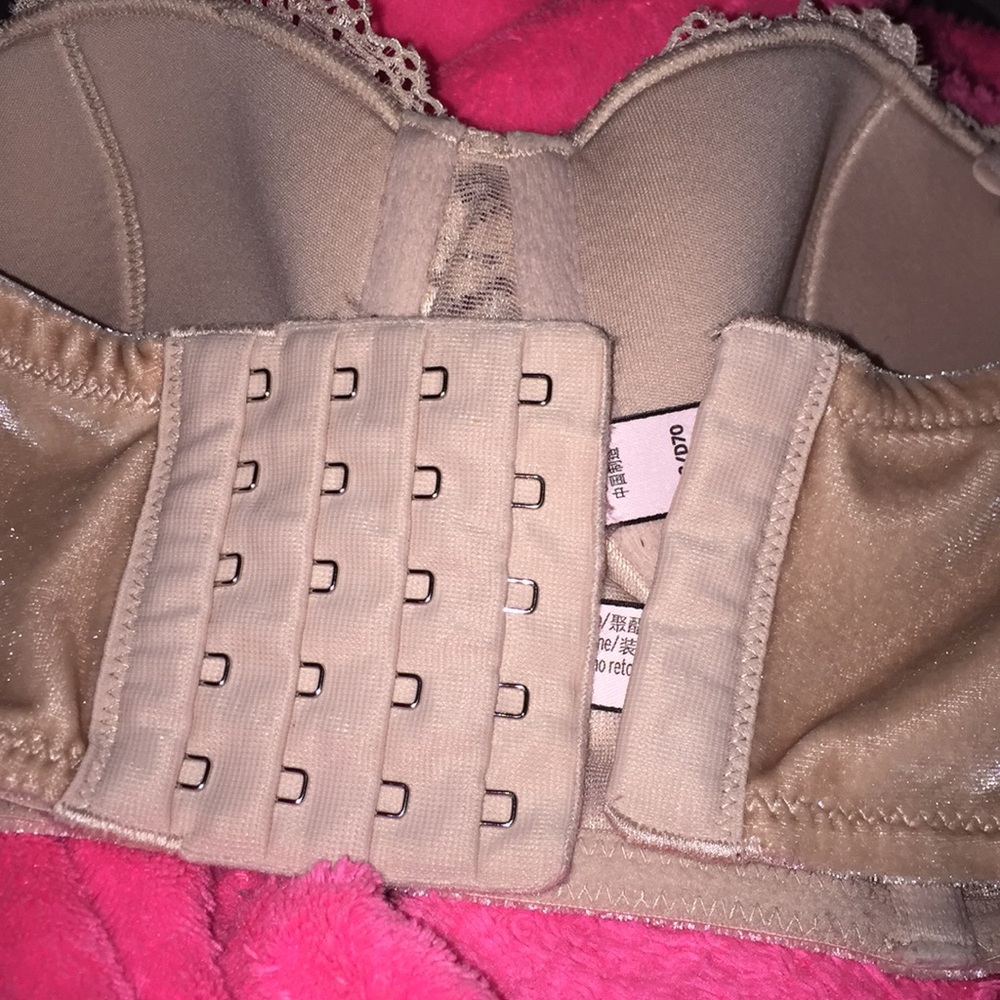 VS Bra - Picture 3 of 3